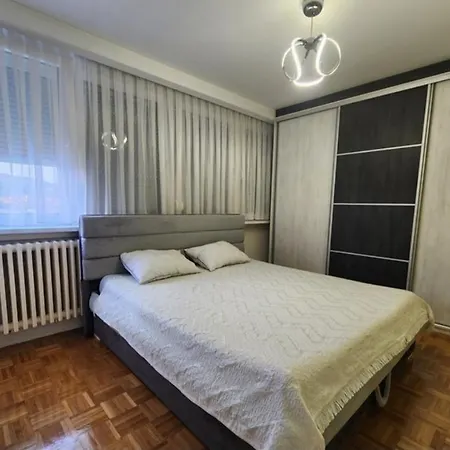 Apartman Iris *